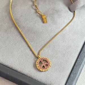 Peace out crystal in fuchsia